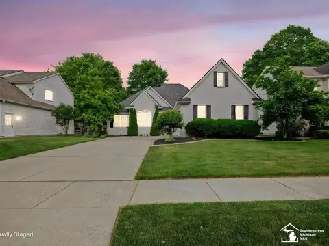 3498 Quail Holw, Lambertville, MI 48144