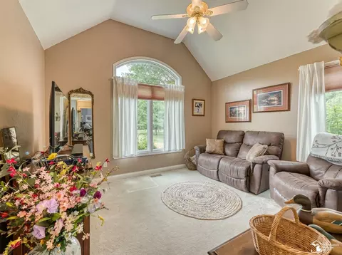 Living - 4675 Secor, Ida, MI 48140 photo 4 of 4