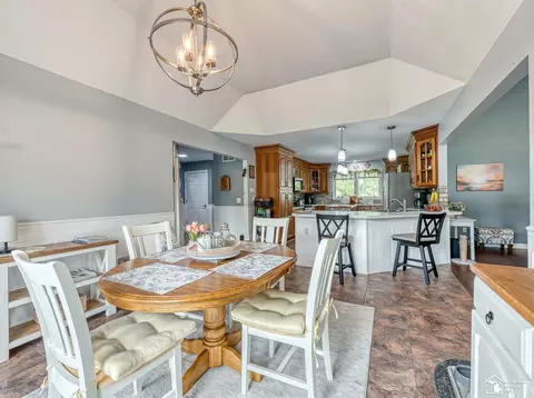 Dining - 4675 Secor, Ida, MI 48140 photo 3 of 7