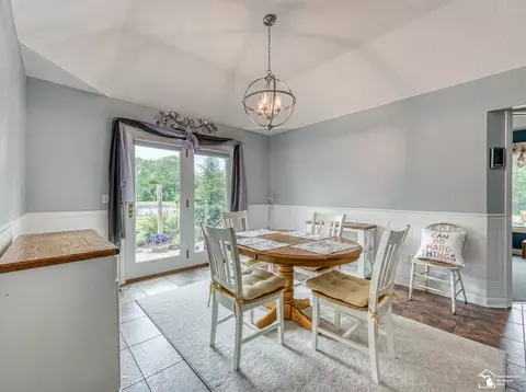 Dining - 4675 Secor, Ida, MI 48140 photo 2 of 7