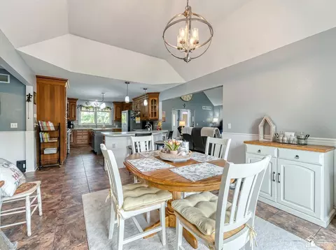 Dining - 4675 Secor, Ida, MI 48140 photo 4 of 7
