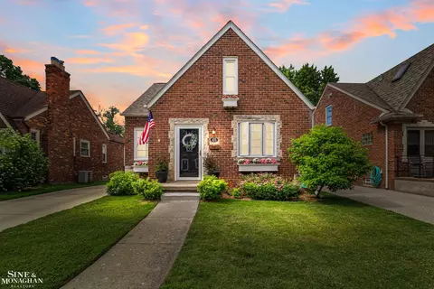 475 Touraine, Grosse Pointe Farms, MI 48236