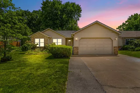 33936 Beaconsfield, Clinton Township, MI 48035