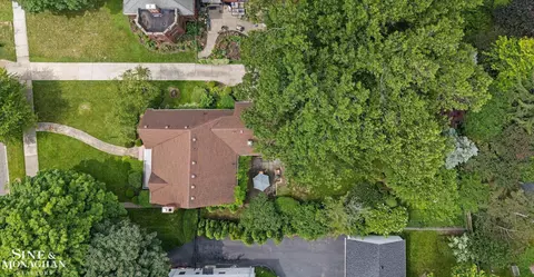 View/Area - 542 Lakepointe, Grosse Pointe Park, MI 48236 photo 1 of 6