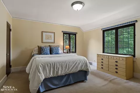 Bedroom - 542 Lakepointe, Grosse Pointe Park, MI 48236 photo 4 of 7