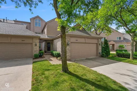 26031 N Harbour Pointe Dr N UNIT 9, Harrison Township, MI 48045
