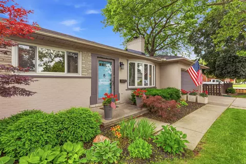 26360 Jefferson, Saint Clair Shores, MI 48081