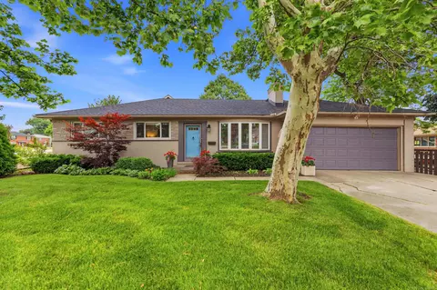 26360 Jefferson, Saint Clair Shores, MI 48081
