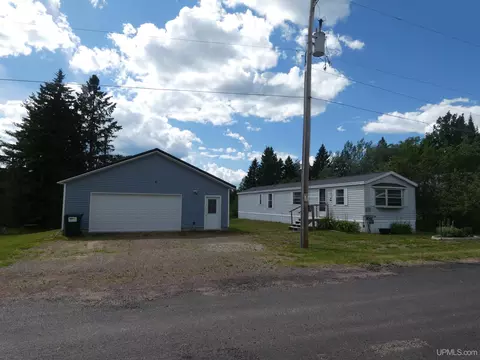 110 N Willow, Ewen, MI 49925