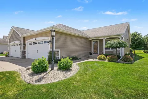 102 Tuscany, Saginaw, MI 48603