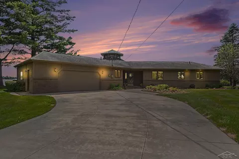 4991 N Pointe, Sanford, MI 48657