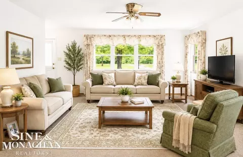 Living - 9211 Folkert, Algonac, MI 48001 photo 1 of 5