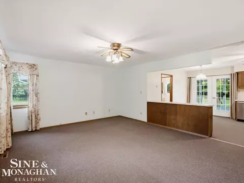 Living - 9211 Folkert, Algonac, MI 48001 photo 4 of 5