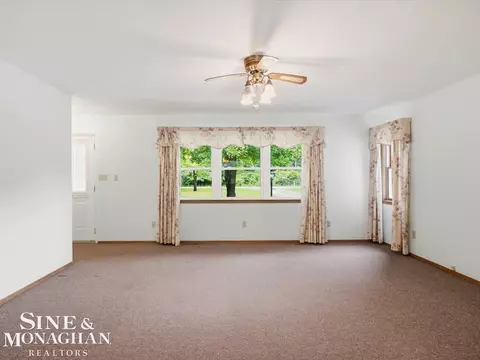 Living - 9211 Folkert, Algonac, MI 48001 photo 2 of 5