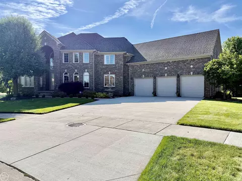54828 Danielle, New Baltimore, MI 48047
