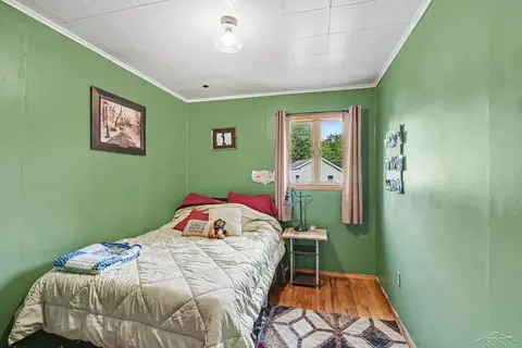 Bedroom - 4480 S Sasse, Hemlock, MI 48626 photo 2 of 3