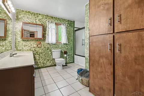 Bath - 4480 S Sasse, Hemlock, MI 48626 photo 1 of 3