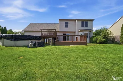 Exterior - 1092 Cumberland, Temperance, MI 48182 photo 5 of 10