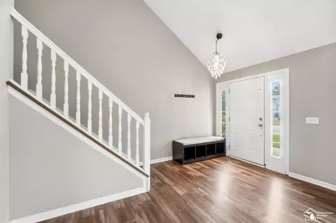 Entry Way - 1092 Cumberland, Temperance, MI 48182 photo 1 of 1
