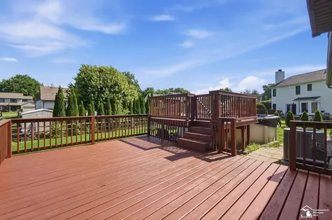 Exterior - 1092 Cumberland, Temperance, MI 48182 photo 6 of 10