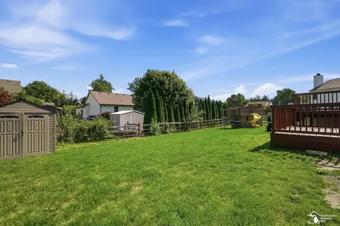 Exterior - 1092 Cumberland, Temperance, MI 48182 photo 10 of 10