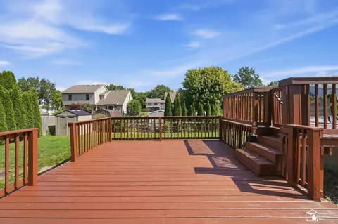 Exterior - 1092 Cumberland, Temperance, MI 48182 photo 7 of 10