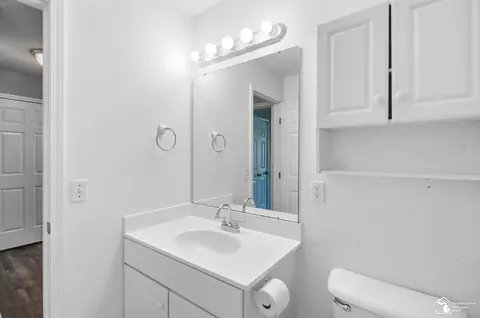Bath - 1092 Cumberland, Temperance, MI 48182 photo 2 of 4