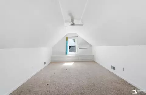Bedroom - 1092 Cumberland, Temperance, MI 48182 photo 9 of 10