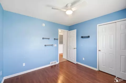 Bedroom - 1092 Cumberland, Temperance, MI 48182 photo 8 of 10