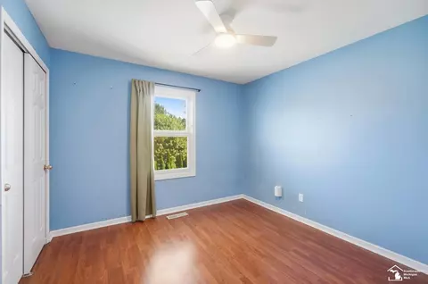 Bedroom - 1092 Cumberland, Temperance, MI 48182 photo 7 of 10