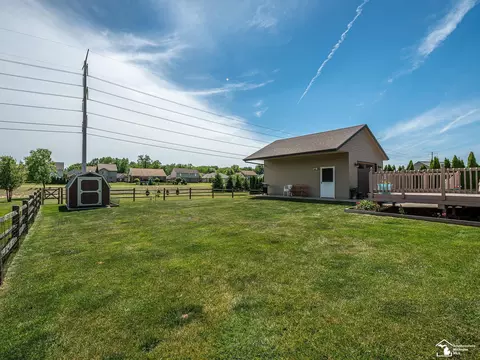 Exterior - 5019 Skylark, Monroe, MI 48161 photo 7 of 8
