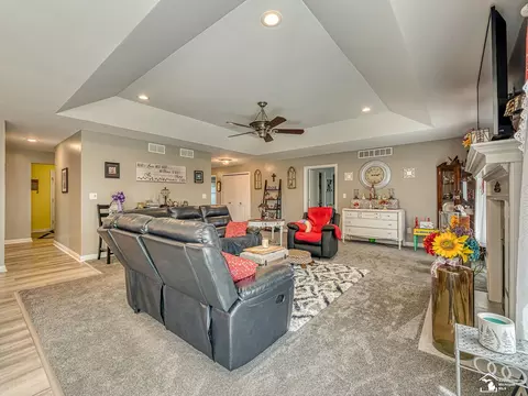 Living - 5019 Skylark, Monroe, MI 48161 photo 3 of 4