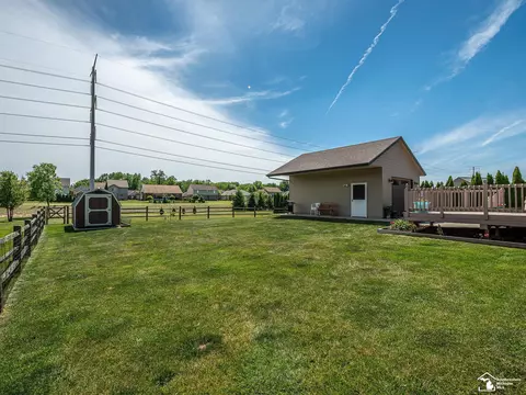 Exterior - 5019 Skylark, Monroe, MI 48161 photo 7 of 8