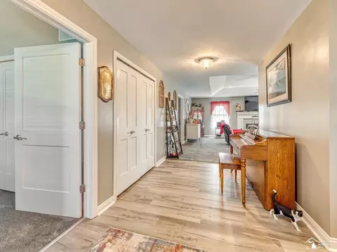 Entry Way - 5019 Skylark, Monroe, MI 48161 photo 3 of 4