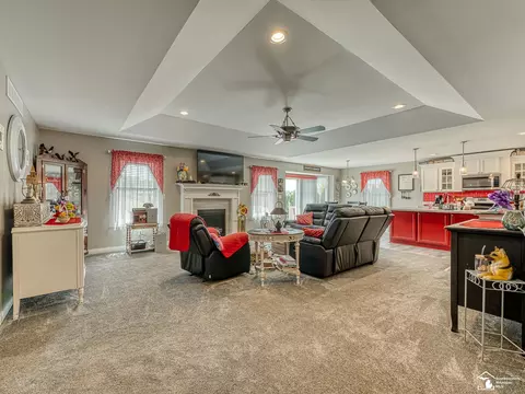 Living - 5019 Skylark, Monroe, MI 48161 photo 1 of 4