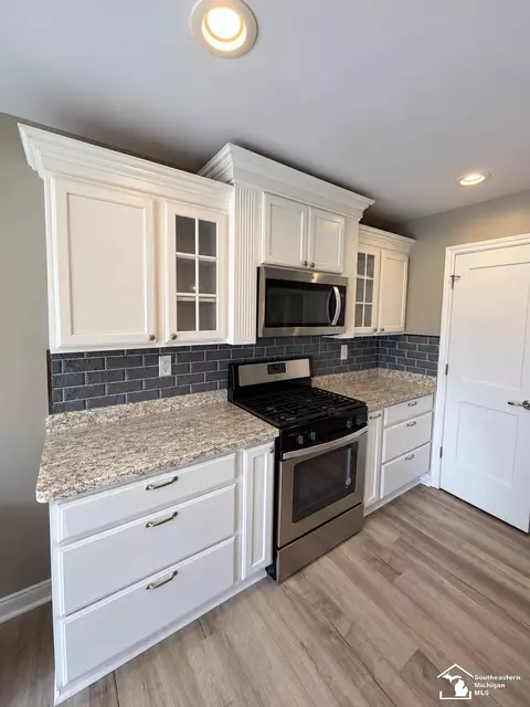 Kitchen - 5019 Skylark, Monroe, MI 48161 photo 2 of 2