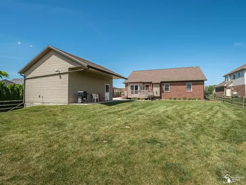 Exterior - 5019 Skylark, Monroe, MI 48161 photo 8 of 8