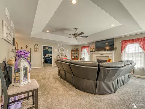 Living - 5019 Skylark, Monroe, MI 48161 photo 2 of 4