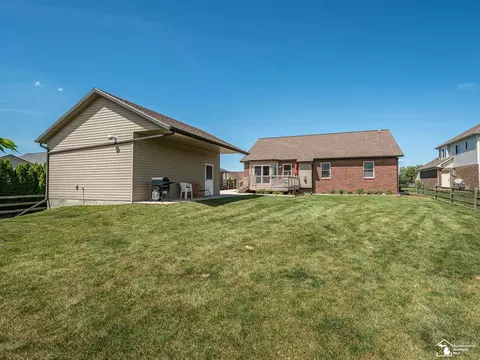 Exterior - 5019 Skylark, Monroe, MI 48161 photo 8 of 8