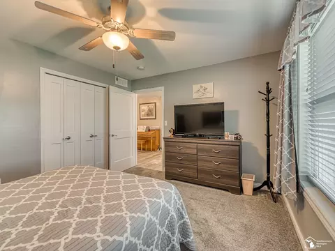 Bedroom - 5019 Skylark, Monroe, MI 48161 photo 2 of 5