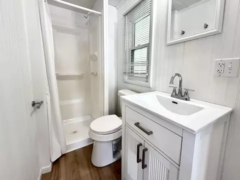 Bath - 2925 Lakeshore, Gladwin, MI 48624 photo 3 of 4
