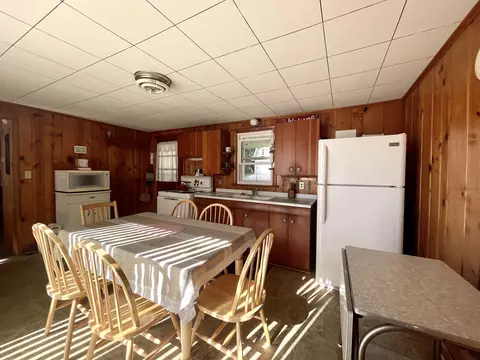 Kitchen - 2925 Lakeshore, Gladwin, MI 48624 photo 4 of 4