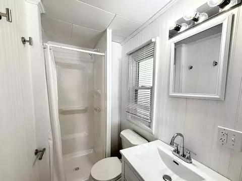 Bath - 2925 Lakeshore, Gladwin, MI 48624 photo 4 of 4
