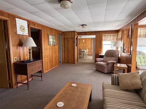 Living - 2925 Lakeshore, Gladwin, MI 48624 photo 9 of 10