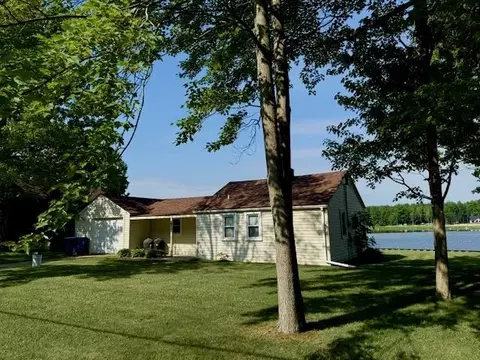 Exterior - 2925 Lakeshore, Gladwin, MI 48624 photo 5 of 5