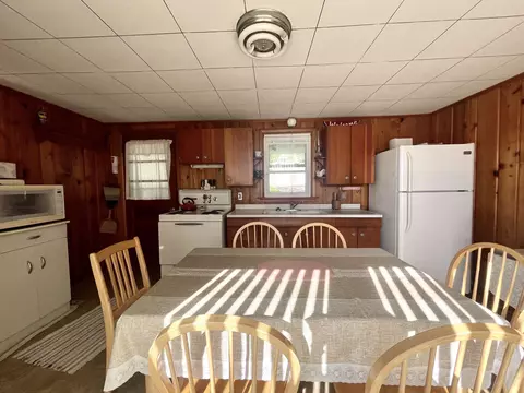 Kitchen - 2925 Lakeshore, Gladwin, MI 48624 photo 2 of 4