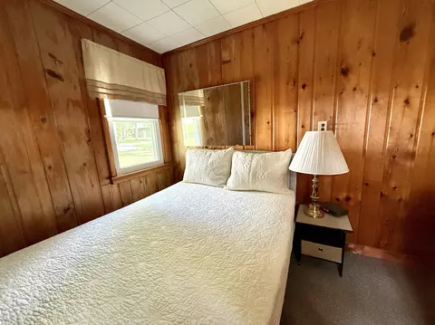 Bedroom - 2925 Lakeshore, Gladwin, MI 48624 photo 6 of 8