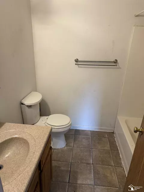 Bath - 710 E Fourth, Monroe, MI 48161 photo 1 of 1