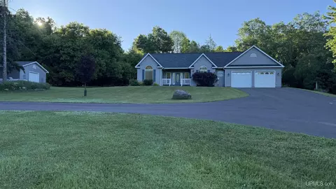 n10290 Junet Road, Ironwood, MI 49938