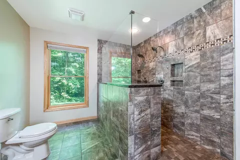 Bath - 1365 E Shaffer, Hope, MI 48628 photo 2 of 10